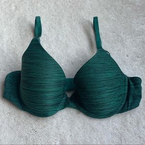 Victoria’s Secret green bra